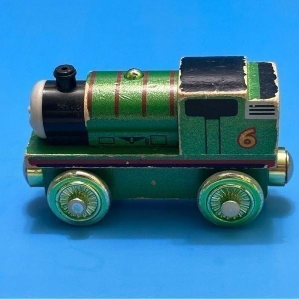 Thomas & Friends Wooden Railway Percy Metallic Train - Picture 5 of 6